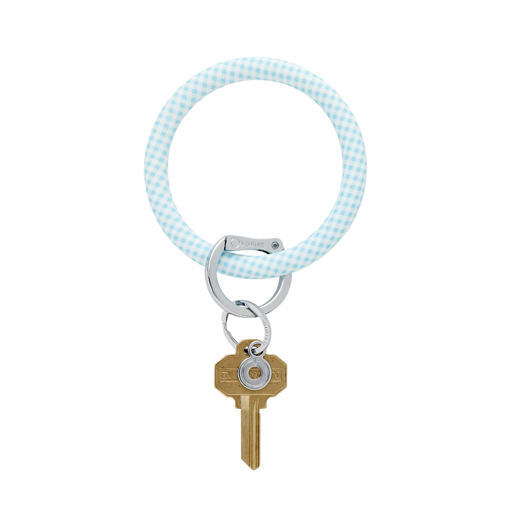 Big O Key Ring in light blue gingham print with an Oventure signature locking clasp in silver.