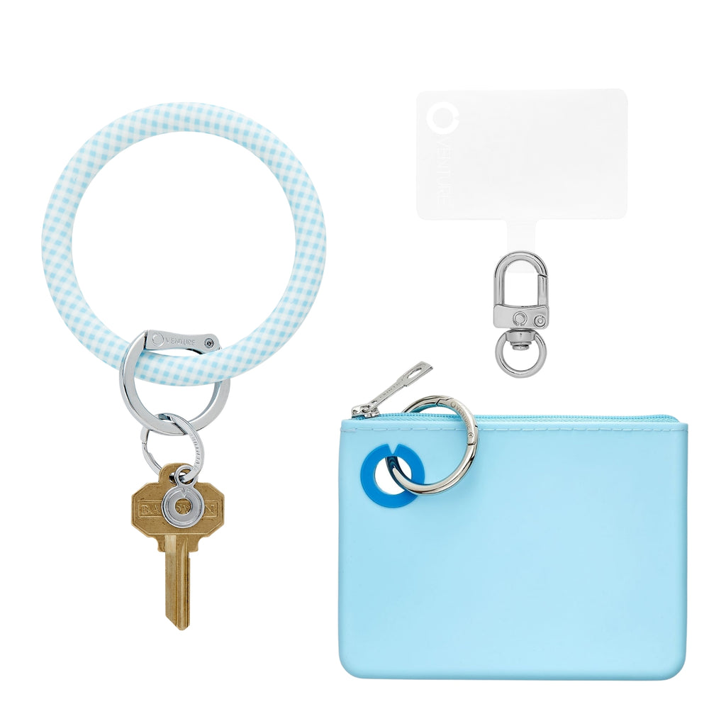 Sweet Carolina Blue Gingham - Mini Pouch and Big O Key Ring Set - Oventure. The set includes a big o key ring, a mini silicone pouch and a phone connector.